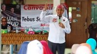 im Koordinasi Relawan Pemenangan Pilpres (TKRPP) Ganjar Pranowo – Mahfud MD Kota Bekasi, Jawa Barat, melakukan canvasing DTD pada enam titik di wilayah setempat, pada Minggu 14 Januari 2024